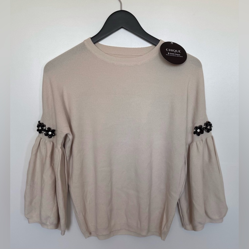 NWT - CHIQUE SWEATER TOP - WOMEN’S